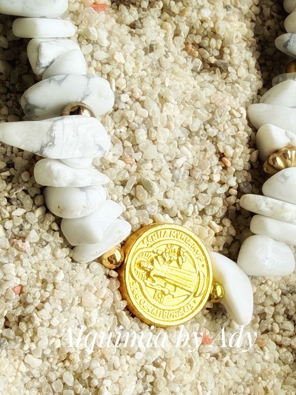 Alquimia White Howlite Chip Bracelet with Gold Coin Accent